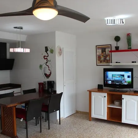 Casa Feliz En El Complejo Las Fresas Holiday home
